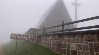 Die Kapelle San Salvador auf der Passhöhe